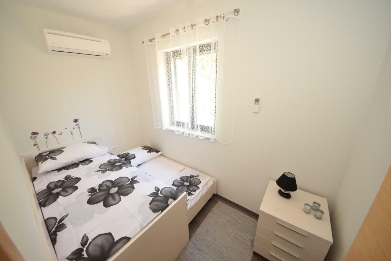 Apartmani Dora I Kati Orebić Exterior foto